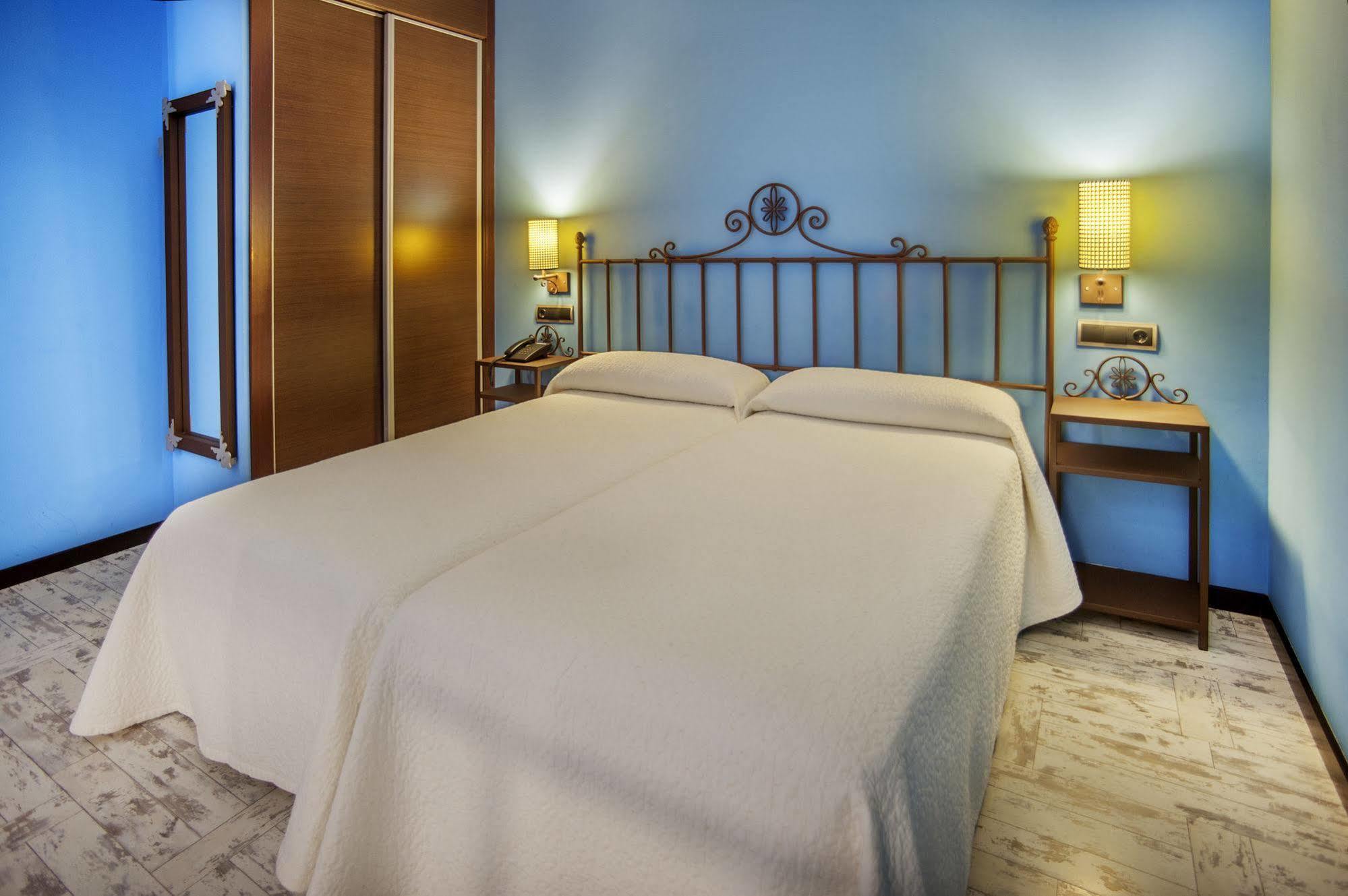 Hotel Moya Honrubia Екстер'єр фото