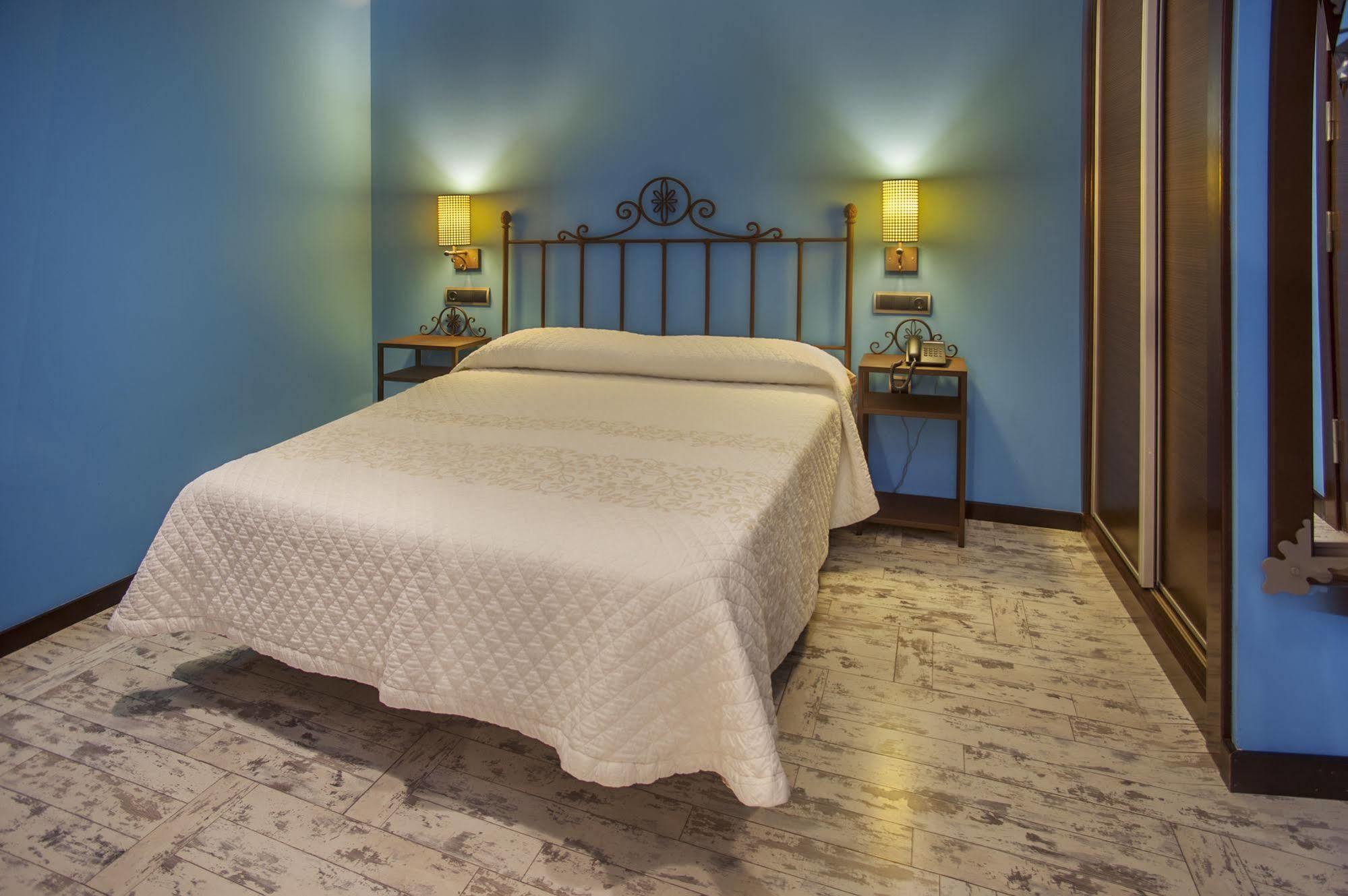 Hotel Moya Honrubia Екстер'єр фото