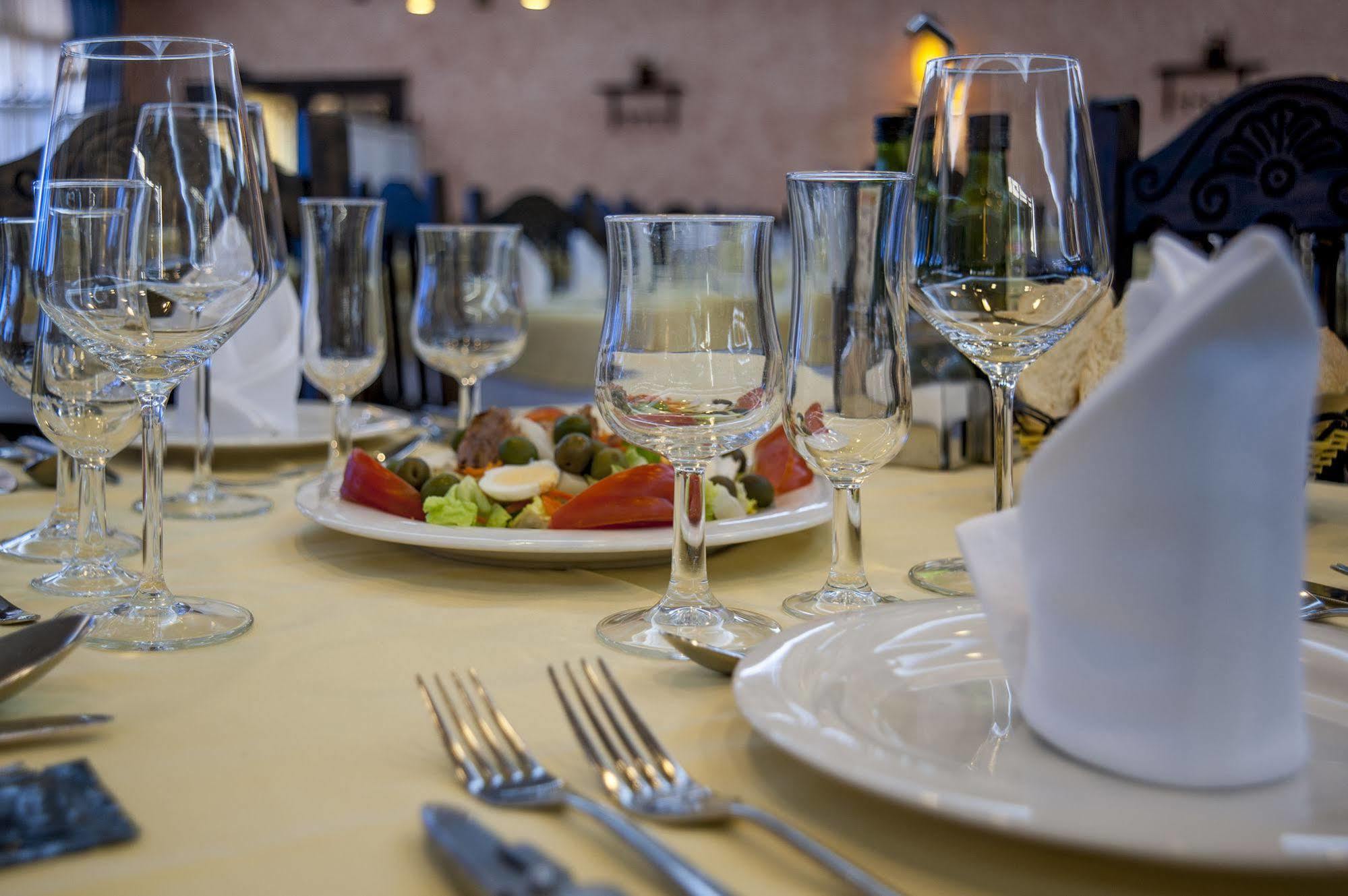 Hotel Moya Honrubia Екстер'єр фото